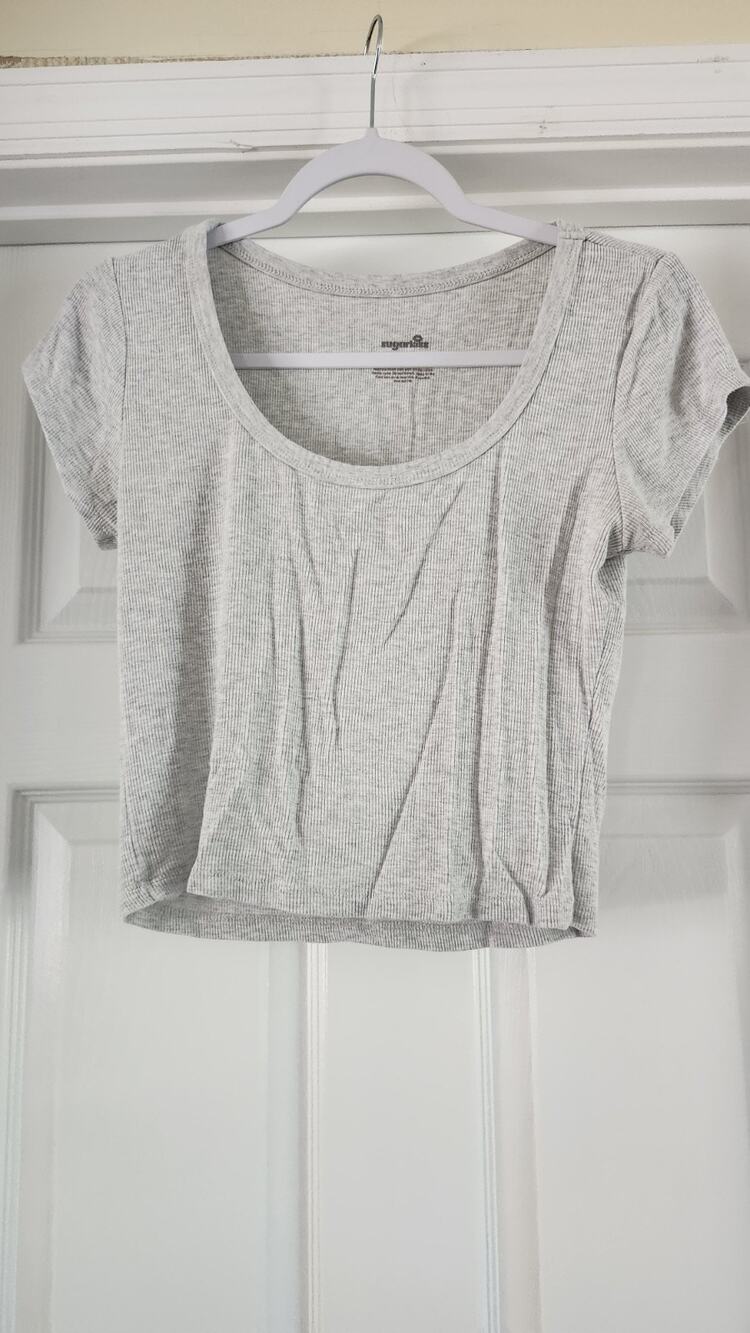 Sugar Kiss Grey Ribbed Scoop Neck Crop Top Womens Size Large Heather Gray #332